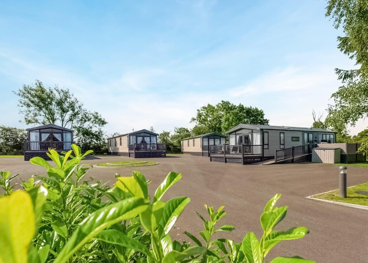 Green Meadows Country Park Hotel Harker Exterior photo
